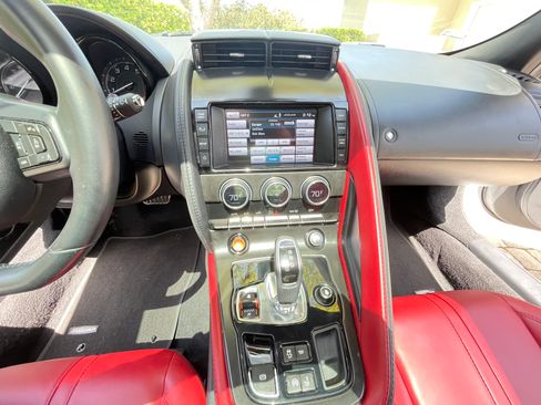 Used 2015 Jaguar F-TYPE S image 22