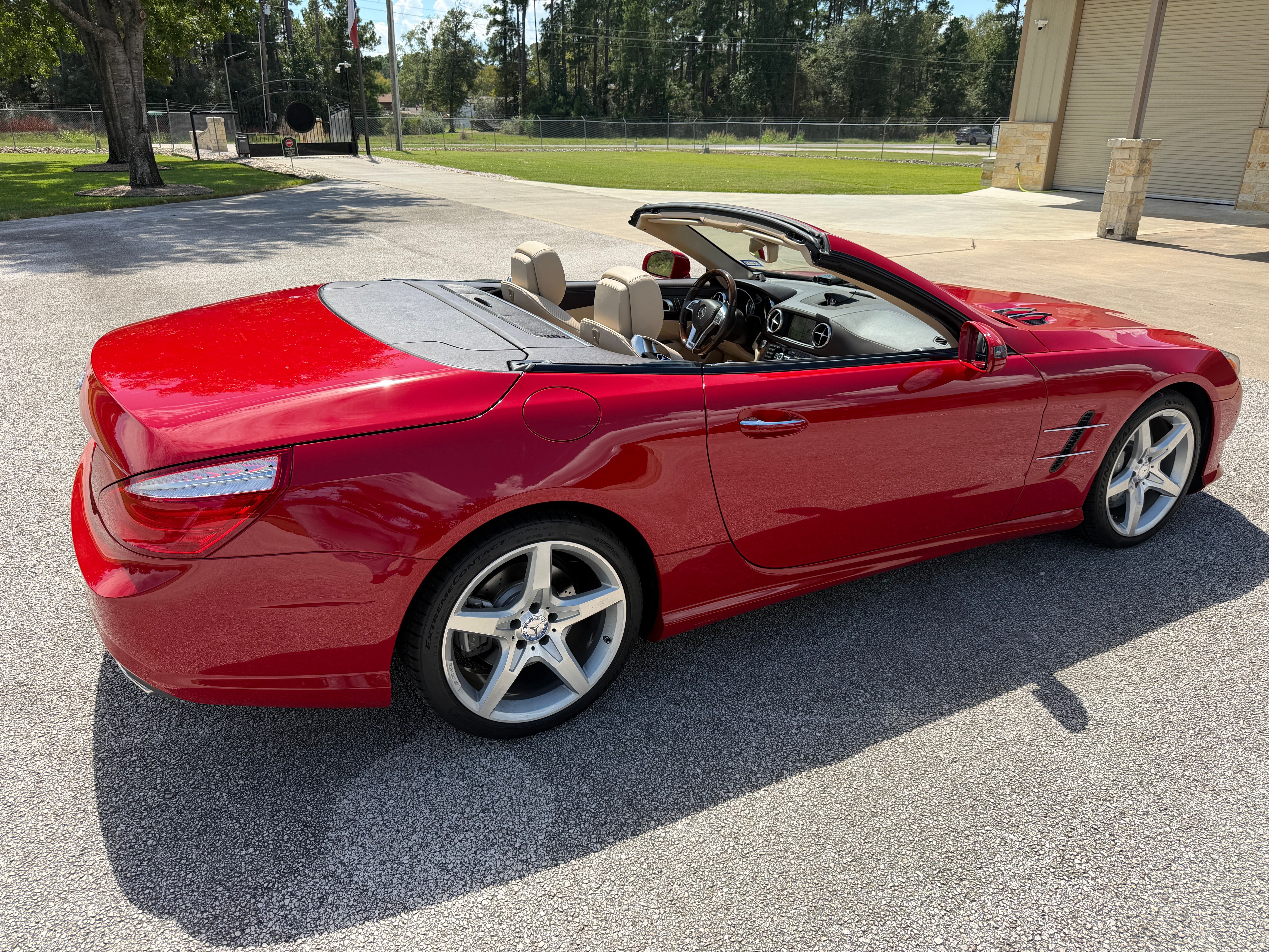 Used 2014 Mercedes-Benz SL 550 image 9