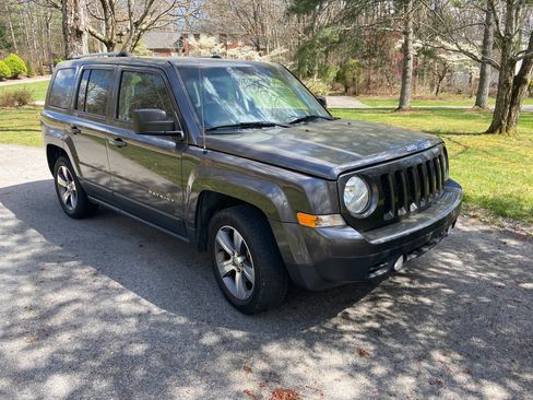 Used 2017 Jeep Patriot High Altitude image 1
