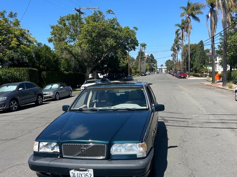 Used 1995 Volvo 850 GLT image 1