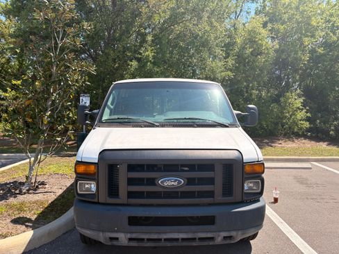 Used 2011 Ford E-350 and Econoline 350 Super Duty image 2