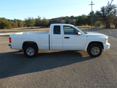 Used 2011 Dodge Dakota ST image 6