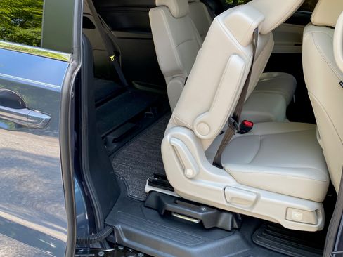 Used 2026 Honda Odyssey EX-L image 17