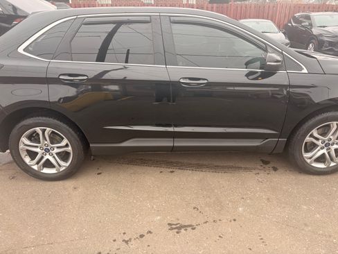 Used 2015 Ford Edge Titanium image 2