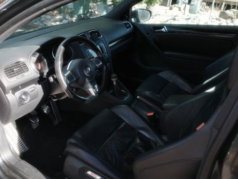 Used 2011 Volkswagen Golf 2-Door image 11