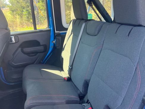 Used 2024 Jeep Wrangler Unlimited Rubicon w/ XTREMEE 35" Tire Package image 9