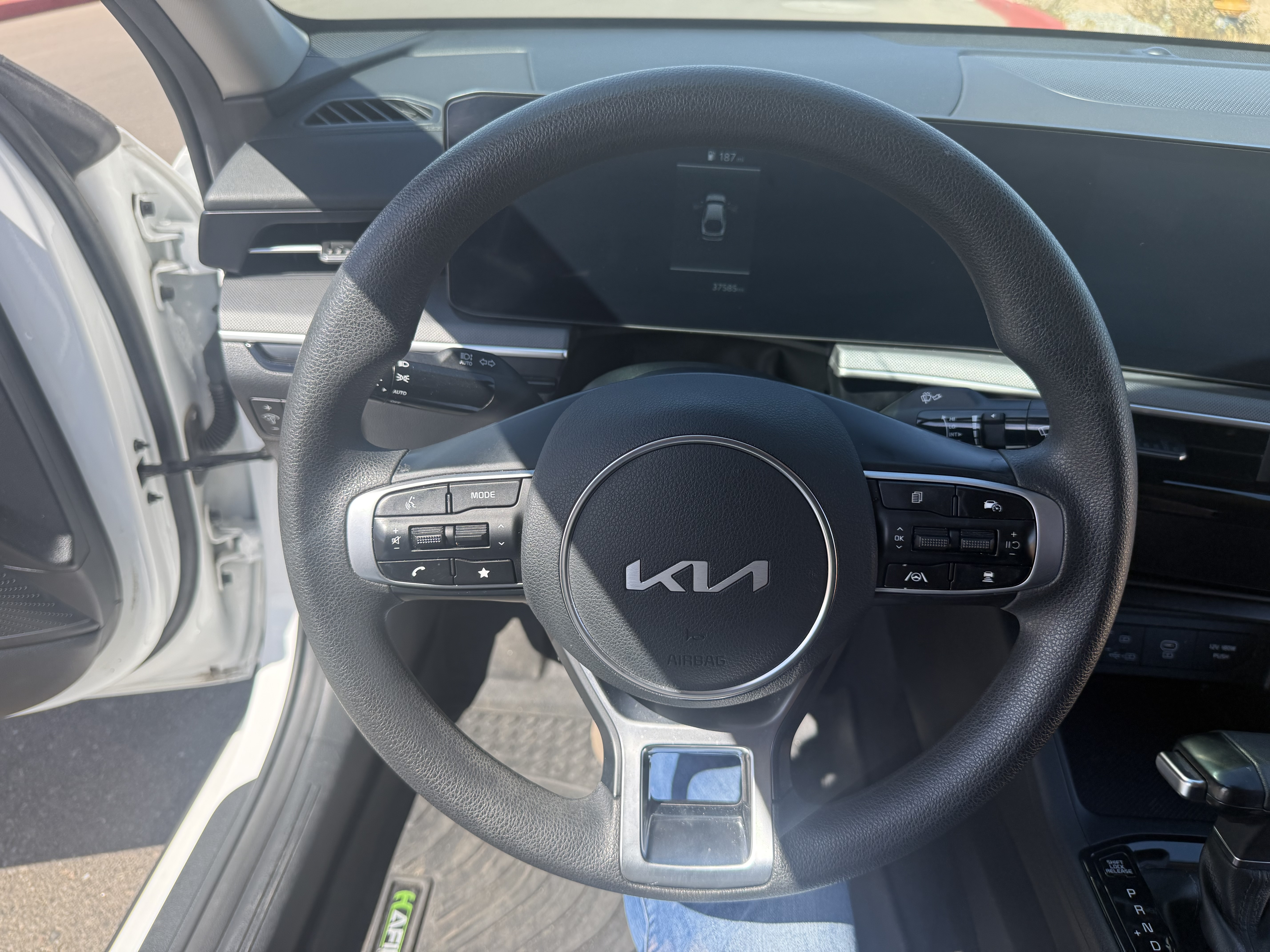 Used 2025 Kia K5 LXS FWD image 14