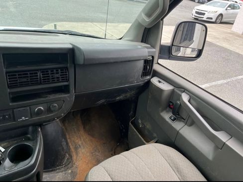 Used 2022 Chevrolet Express 3500 w/ Power Convenience Package RWD image 12