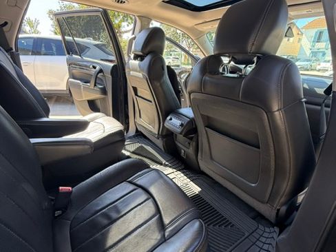 Used 2014 Buick Enclave Premium image 21