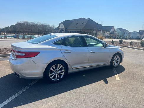 Used 2012 Hyundai Azera image 8
