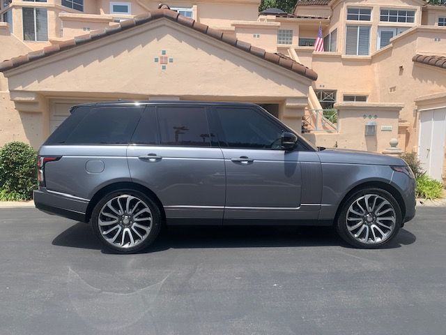Used 2020 Land Rover Range Rover HSE AWD/4WD image 2