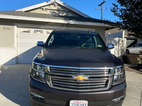 Used 2017 Chevrolet Suburban Premier image 4