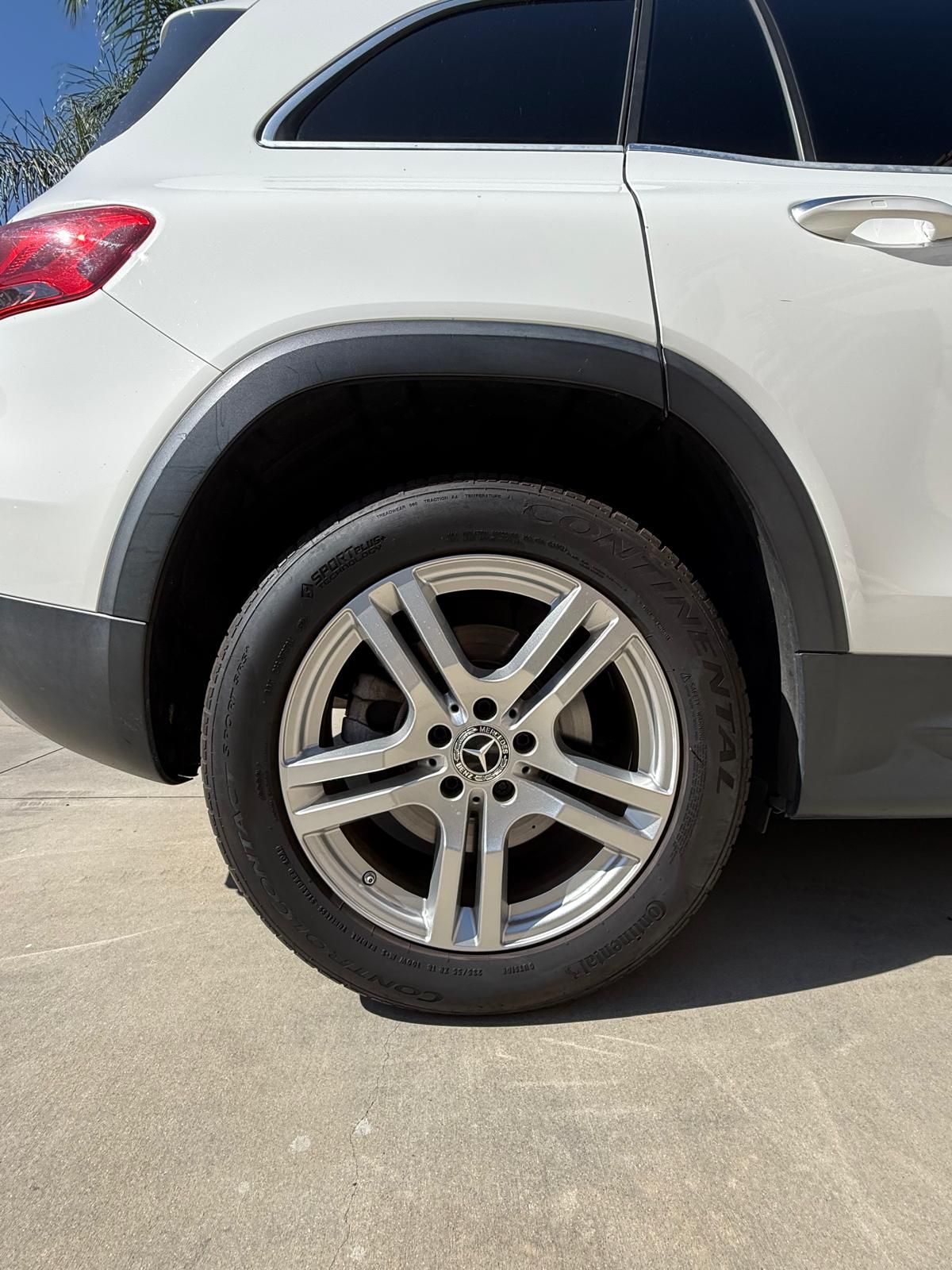 Used 2020 Mercedes-Benz GLB 250 4MATIC image 16