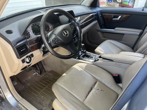 Used 2011 Mercedes-Benz GLK 350 4MATIC image 9