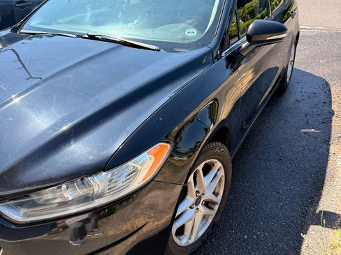 Used 2016 Ford Fusion SE FWD image 8