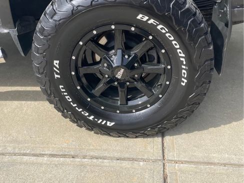 Used 2018 Chevrolet Colorado Z71 w/ Z71 Midnight Edition image 8