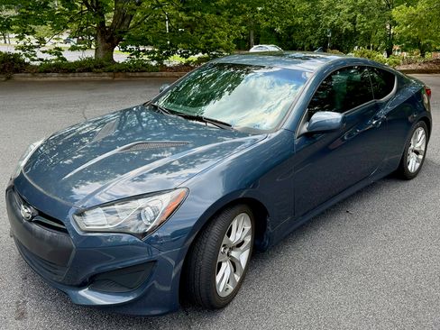 Used 2013 Hyundai Genesis 2.0T image 1