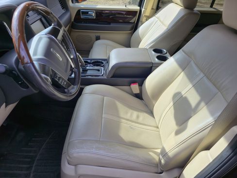 Used 2015 Lincoln Navigator L 4WD w/ Equipment Group 101A Reserve image 8