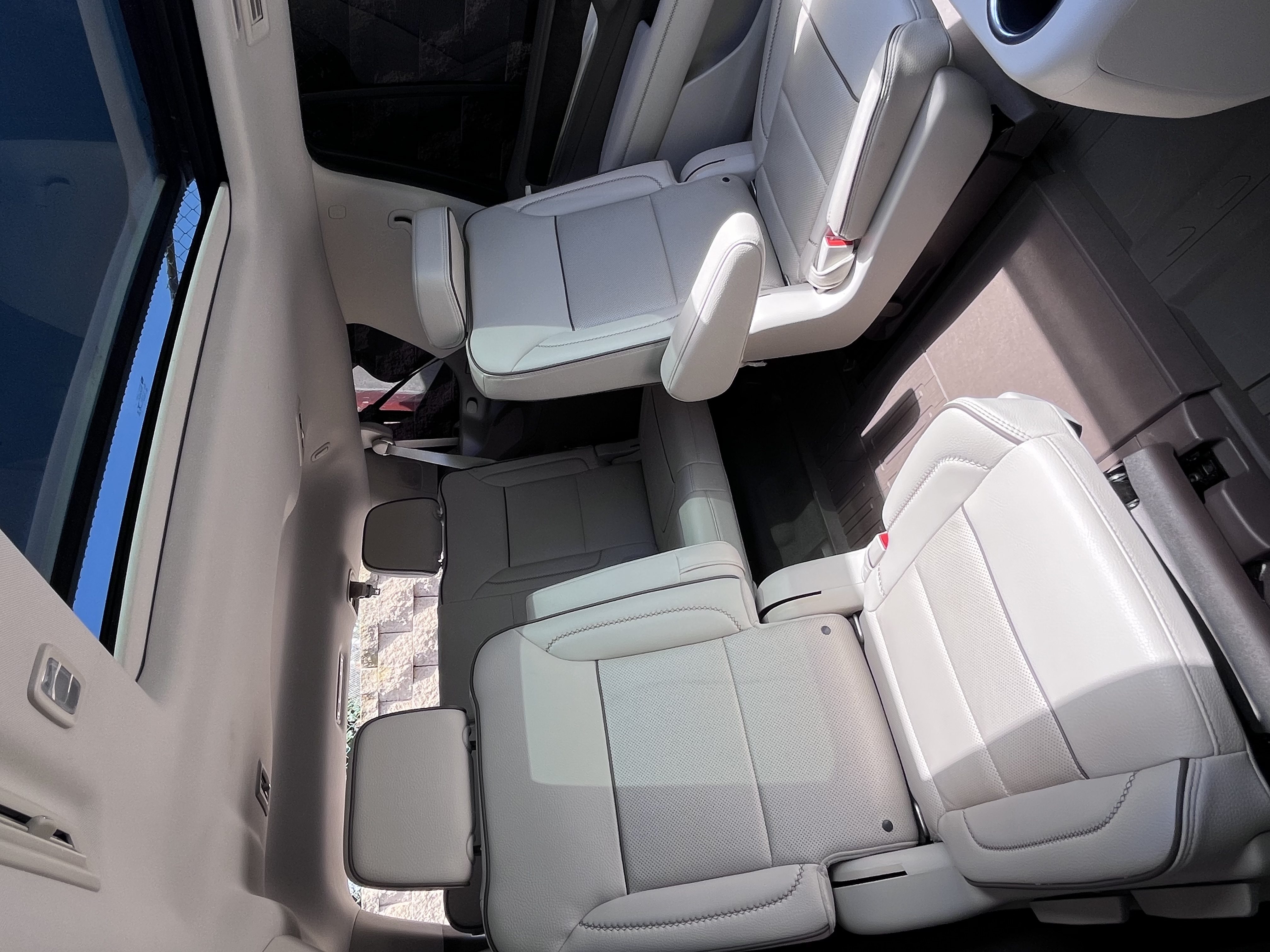 Used 2021 GMC Yukon Denali w/ Denali Premium Package AWD/4WD image 16