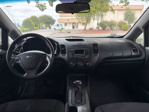 Used 2016 Kia Forte LX FWD image 11