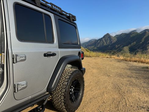 Used 2018 Jeep Wrangler Unlimited Sport S AWD/4WD image 9
