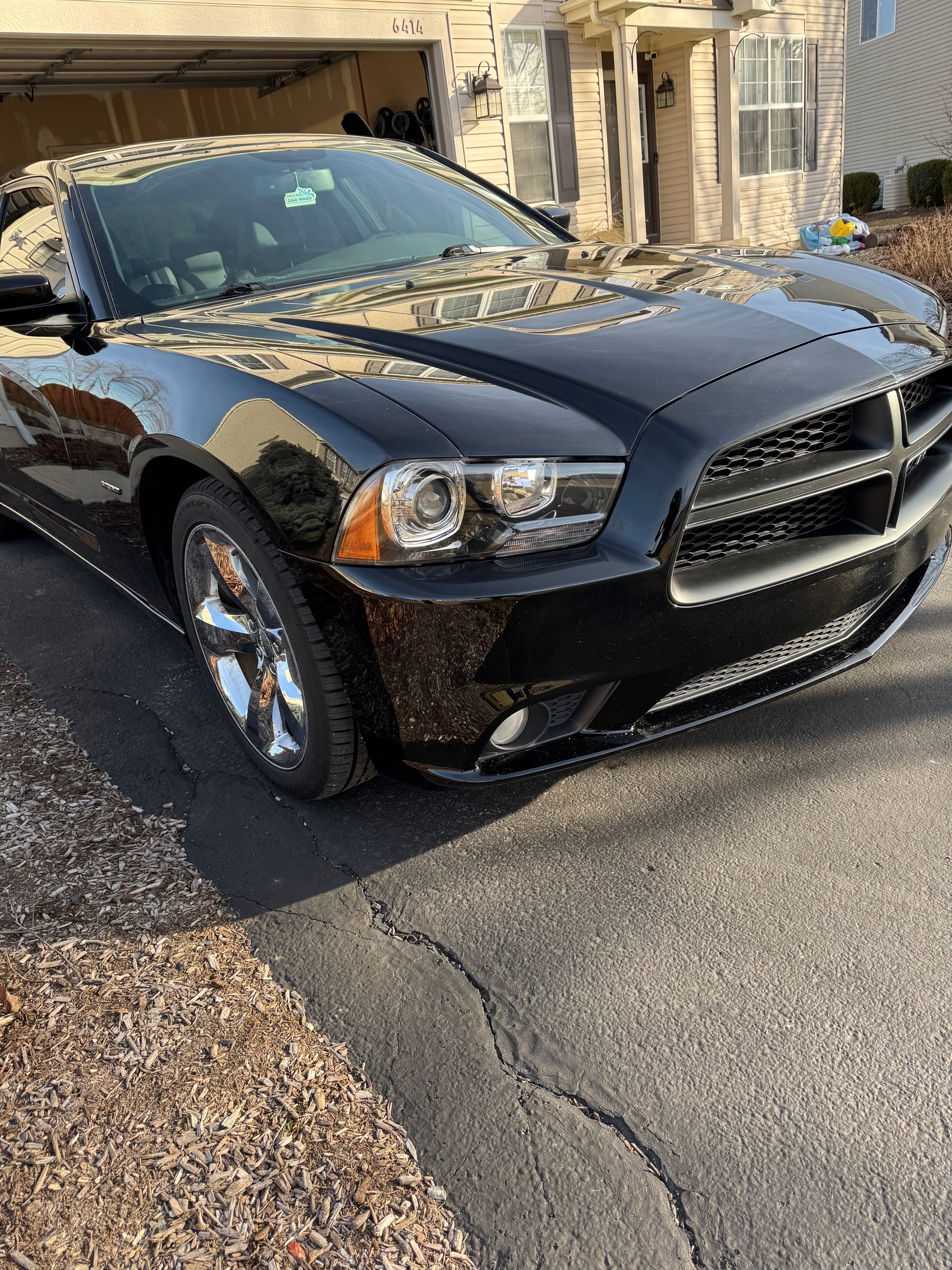 Used 2014 Dodge Charger R/T RWD image 2