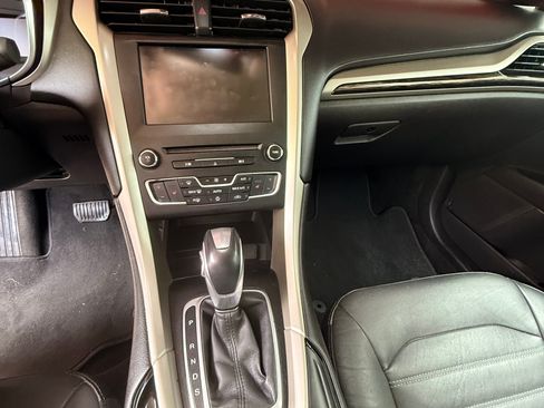 Used 2016 Ford Fusion SE w/ Equipment Group 202A image 14