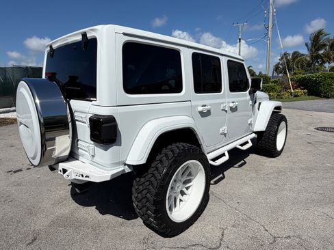 Used 2021 Jeep Wrangler Unlimited Sahara AWD/4WD image 2