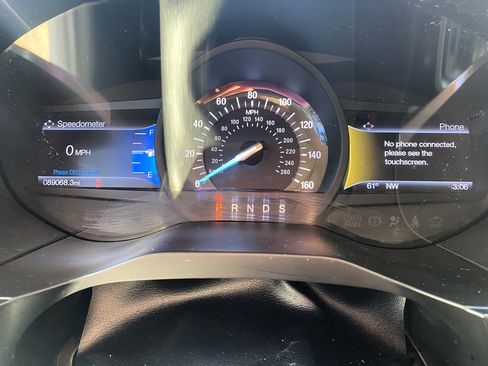 Used 2015 Ford Edge Titanium w/ Equipment Group 302A image 9