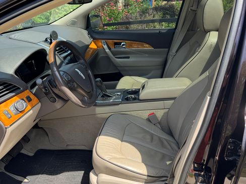 Used 2014 Lincoln MKX FWD w/ Equipment Group 101A image 5