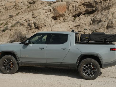 Used 2022 Rivian R1T Launch Edition image 12