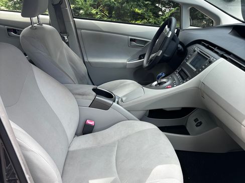 Used 2013 Toyota Prius Two FWD image 13