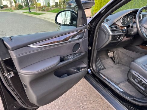 Used 2018 BMW X5 xDrive35i w/ Premium Package image 26