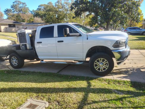 Used 2018 RAM 2500 Tradesman w/ Chrome Appearance Group image 2