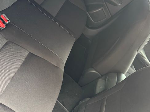 Used 2025 Nissan Sentra SV FWD image 9