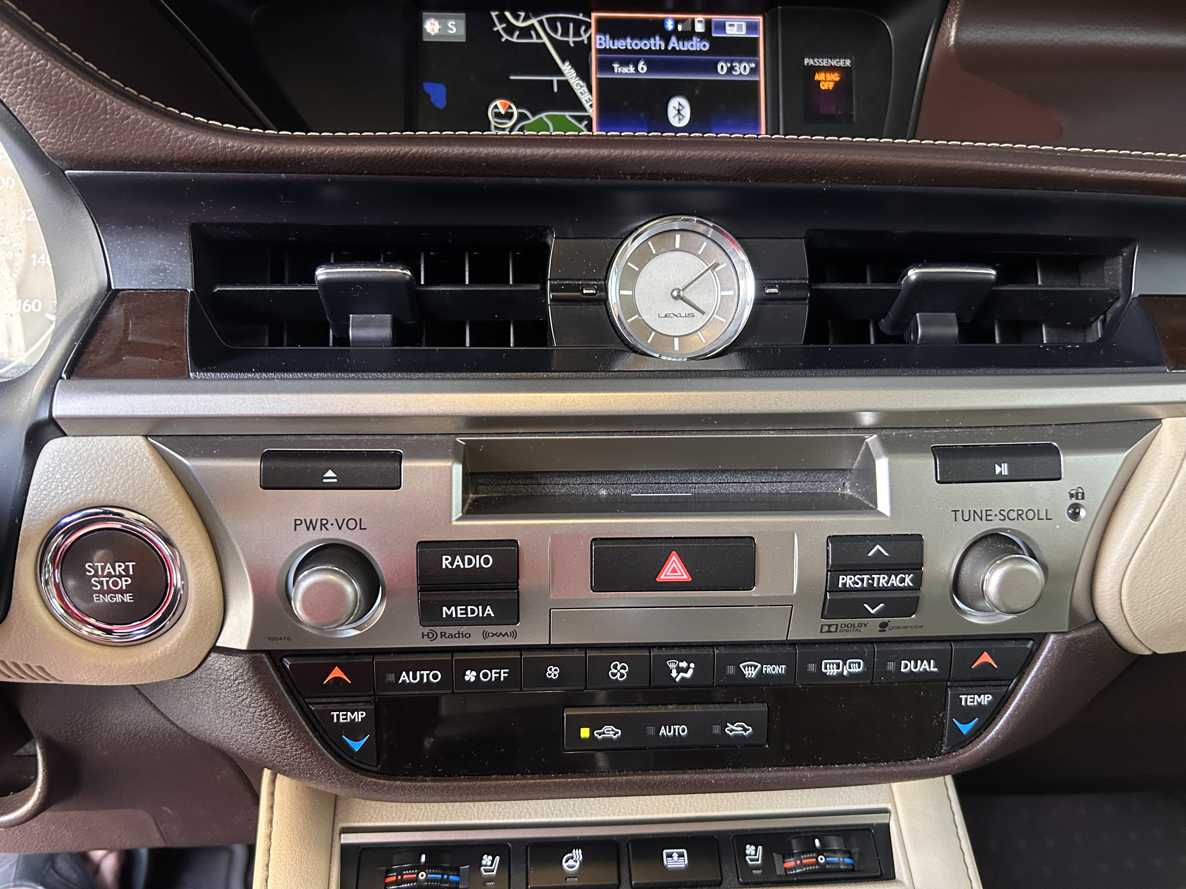 Used 2016 Lexus ES 350 w/ Luxury Package w/Wood Trim FWD image 17