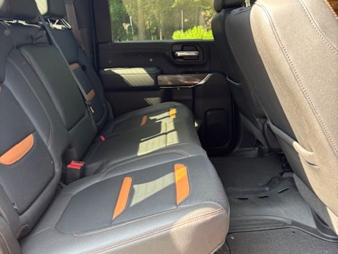 Used 2022 GMC Sierra 2500 AT4 w/ AT4 Premium Plus Package image 5