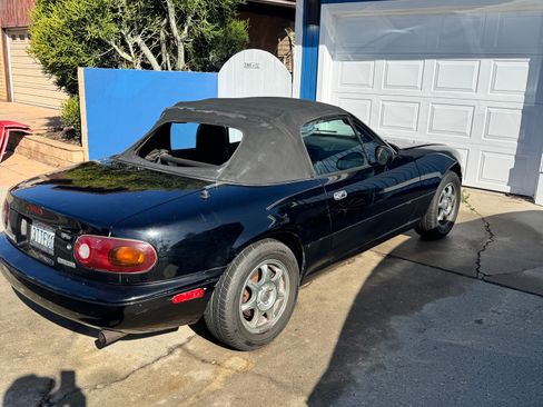 Used 1996 MAZDA MX-5 Miata RWD image 5