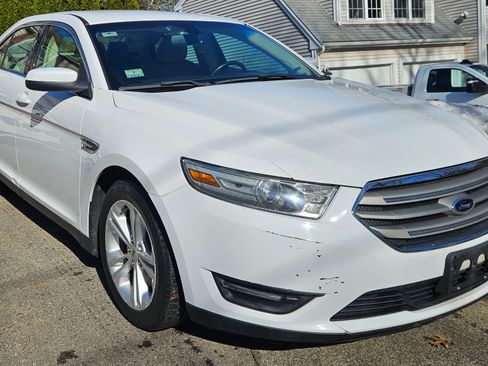 Used 2013 Ford Taurus SEL image 6