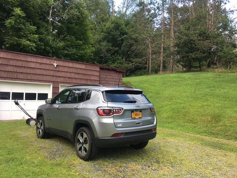 Used 2017 Jeep Compass Latitude w/ Popular Equipment Group image 5