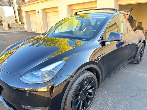 Used 2023 Tesla Model Y Long Range image 5