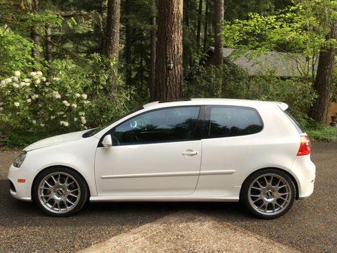 Used 2008 Volkswagen R32 AWD/4WD image 5