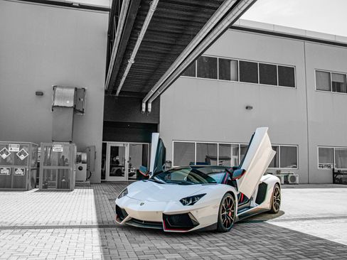 Used 2016 Lamborghini Aventador LP 700-4 AWD/4WD image 1