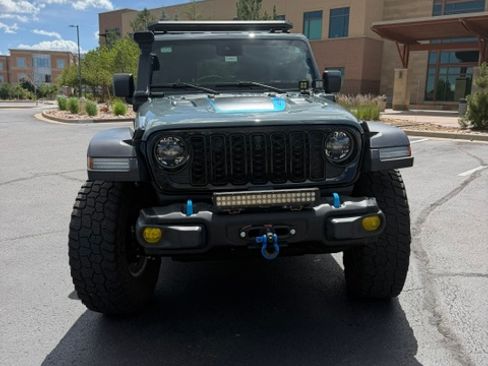 Used 2024 Jeep Wrangler Unlimited Rubicon 4xe w/ Technology Group AWD/4WD image 5