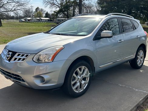 Used 2012 Nissan Rogue SL image 2