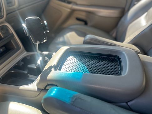 Used 2004 GMC Sierra 3500 SLT w/ Heavy-Duty Power Package image 10