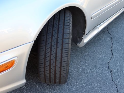 Used 2002 Mercedes-Benz CLK 55 AMG Coupe image 32