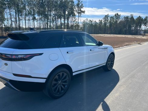 Used 2019 Land Rover Range Rover Velar R-Dynamic SE image 15