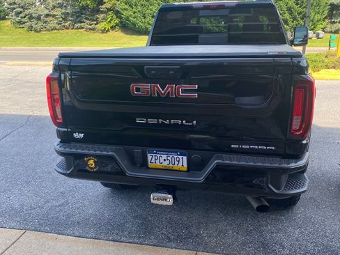 Used 2023 GMC Sierra 2500 Denali w/ Denali Ultimate Package AWD/4WD image 5