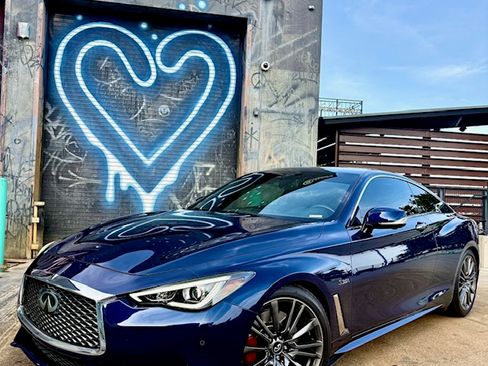 Used 2017 INFINITI Q60 Red Sport 400 RWD image 6